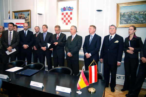 2010. 11. 11. 16. - Potpisani ugovori za projekt Sustav signalno-sigurnosnih uređaja na Zagreb Glavnom kolodvoru